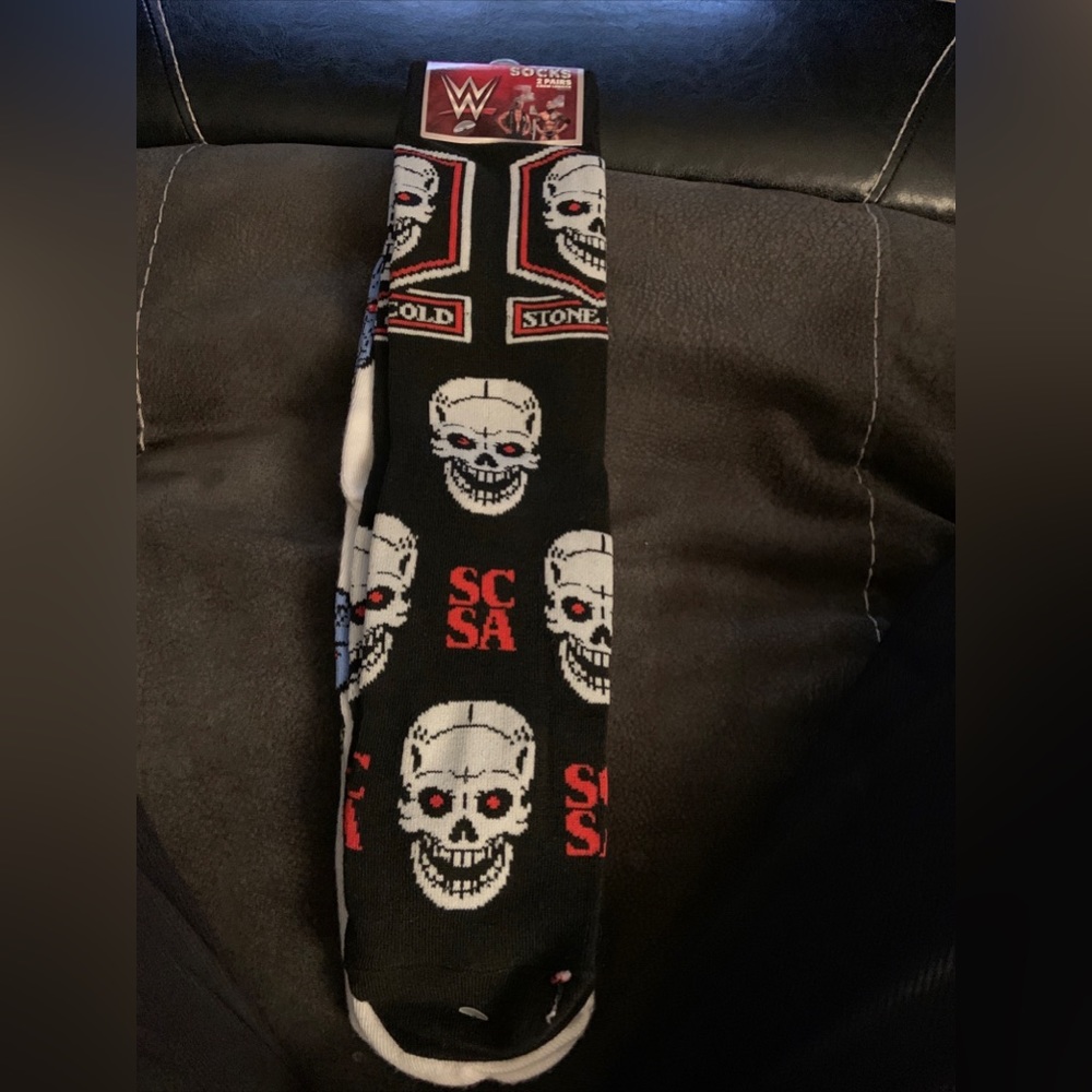 Odd sox Stone cold/the rock crew sock 2 pairs size medium